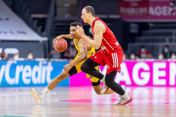 与进攻端的 与进攻端的